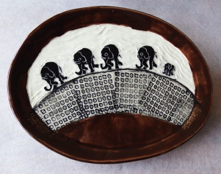 Elephant Plate
9"x7" (23cm x 17.75cm)
Handbuilt