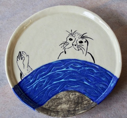 Harbor Seal Plate
8" "(20.3cm)
Handbuilt