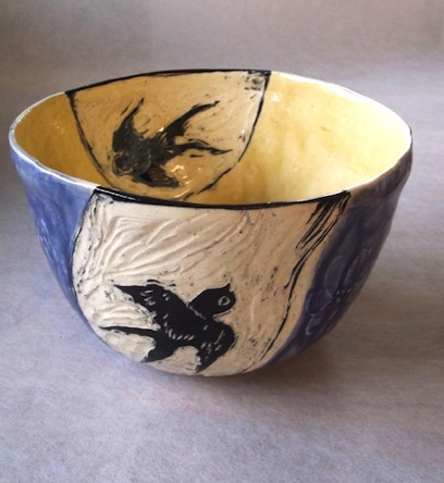 2 Swallows bowl
4.25" x 6.75" (10.8x17cm)
Hand built