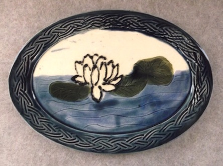 Water Lily Oval
6.5"x 4.25"
Hand built