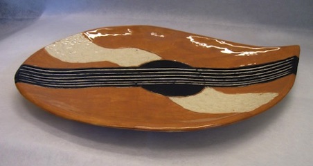 Abstract Paisley Dish
10.5"x7" (27 x 13cm)
Hand built