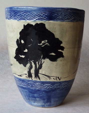 Tree Vase
6.25"x5"x2.25"
Handbuilt